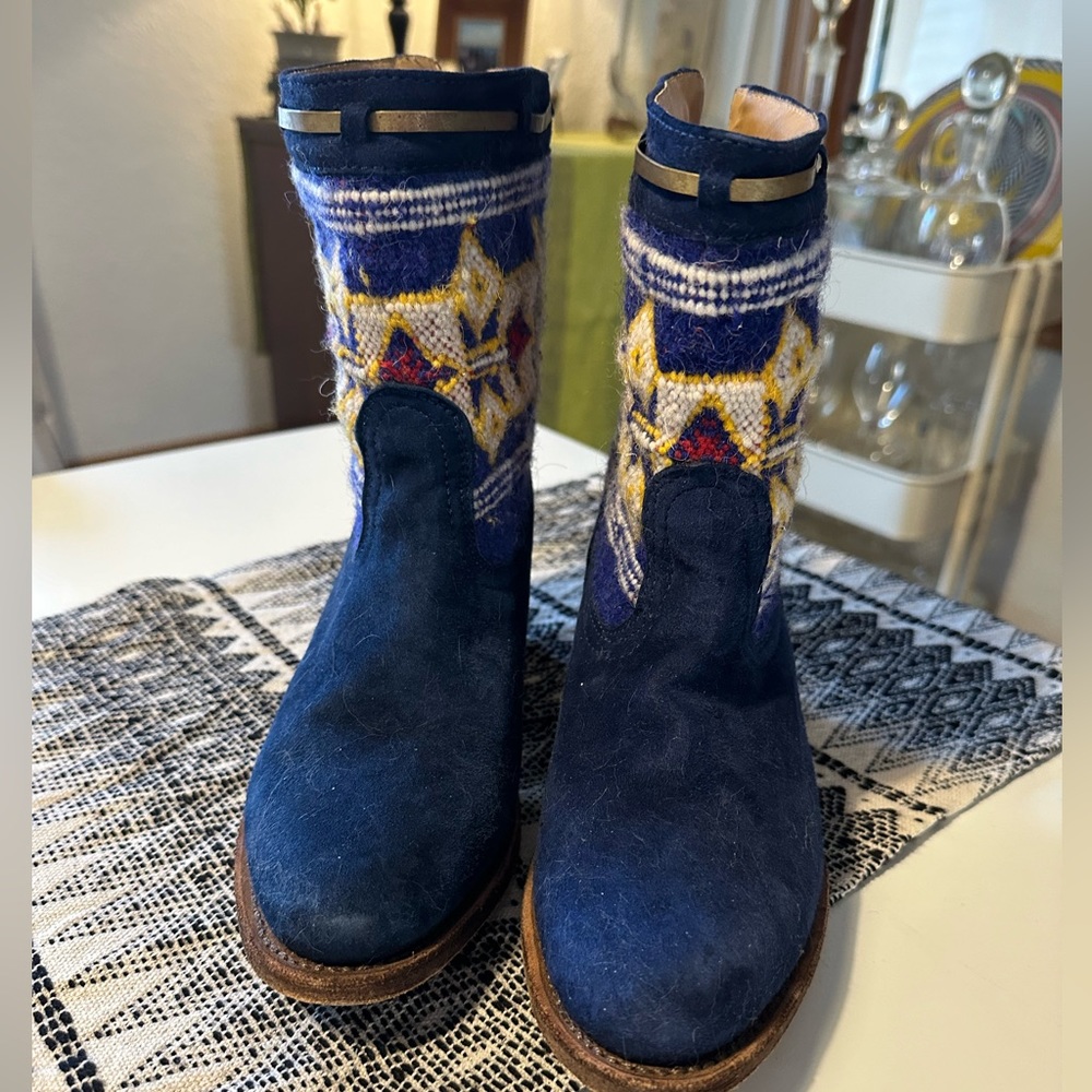 COBRA SOCIETY Blue Suede cowboy  Navajo Boots 37 gently used mint condition